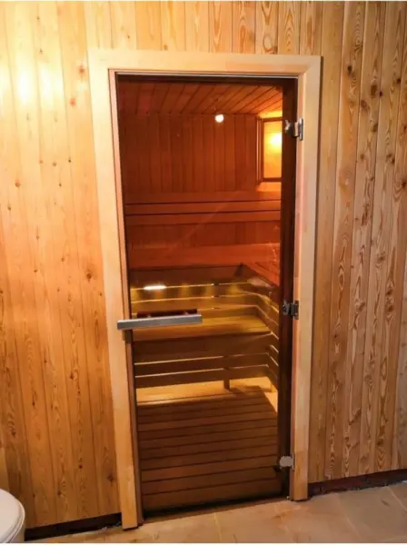 Дверь DoorWood "Бронза" 1800*700 (3 петли, 8мм) Дверь DoorWood "Бронза" 1800*700 (3 петли, 8мм)
